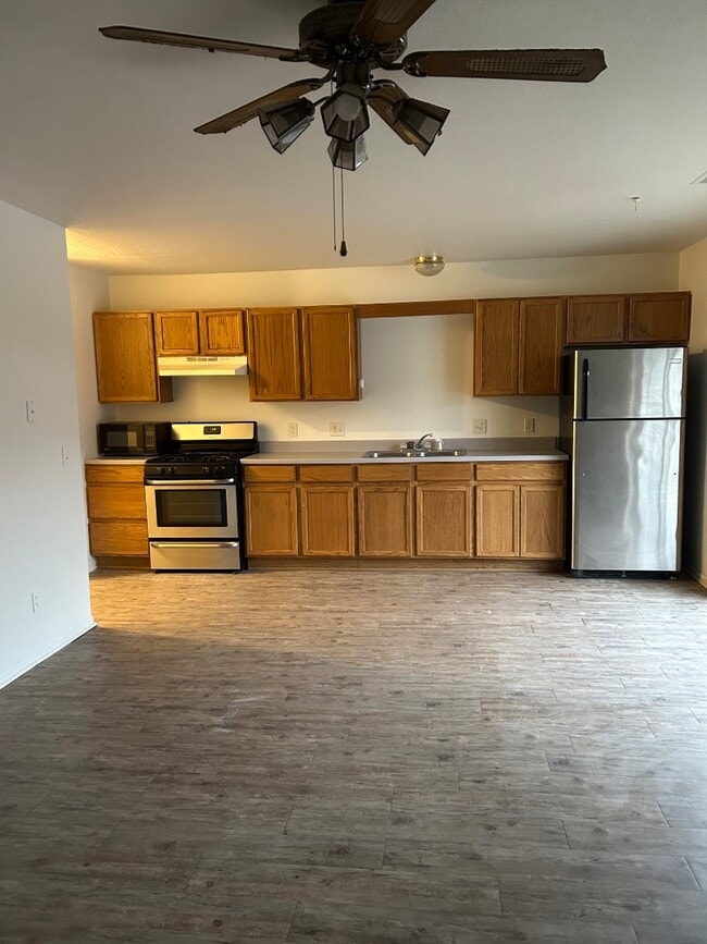 Photo - 107 N 1st St