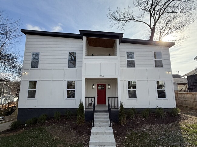 Building Photo - "Spacious 3-Bed, 3.5-Bath in the heart of East Nash