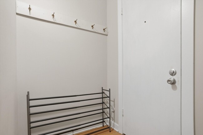 Photo - 4335 N Sacramento Ave Unit G