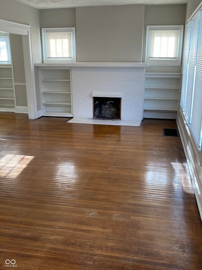 Photo - 4025 N Kenwood Ave