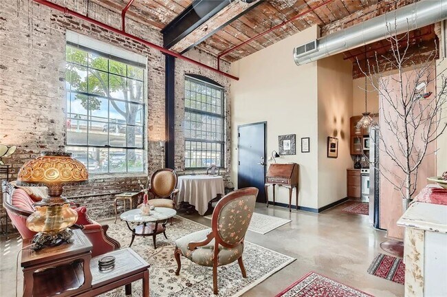 Photo - 170 Boulevard SE Unit 101F