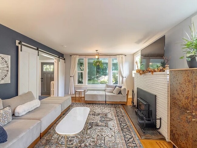 Photo - 423 W 17th Ave