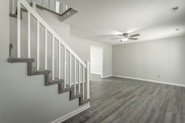 Photo - 1434 Stratton Pl Dr Unit B