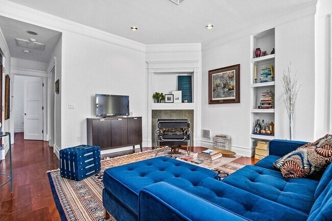 Photo - 692 Tremont St Unidad 4 Rental