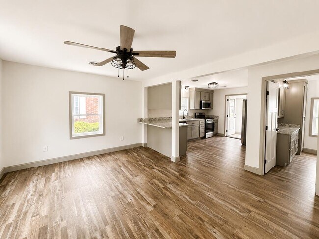 Photo - 24318 Gertrude St