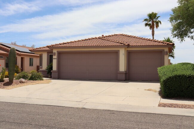 4943 W Rosebay Dr