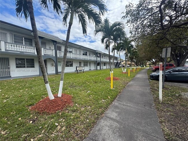 Photo - 20337 NE 2nd Ave Unidad 17