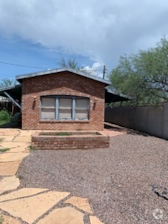 Building Photo - 609 E Mabel St Rental