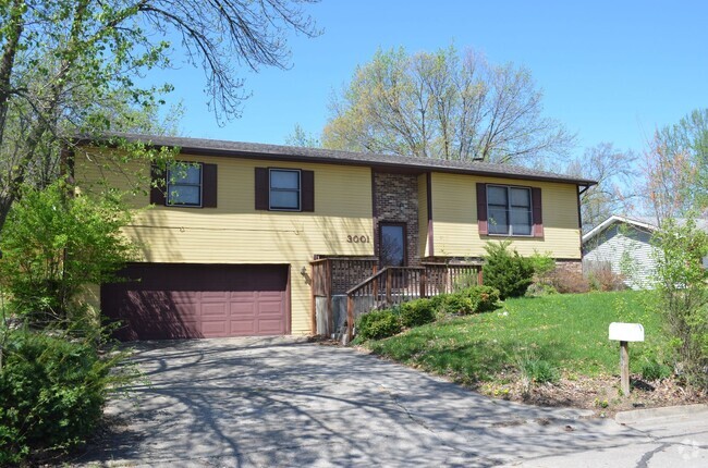 Building Photo - 3 bedroom split level home South Columbia ...