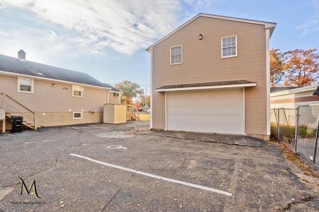 Photo - 1692 Memorial Dr Unit Garage