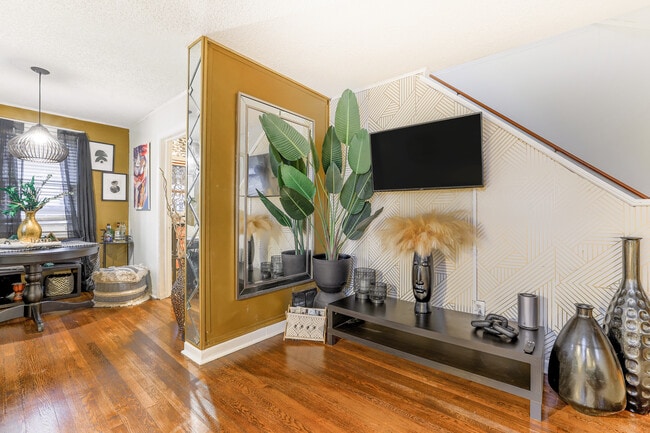 Photo - 229 62nd St NE