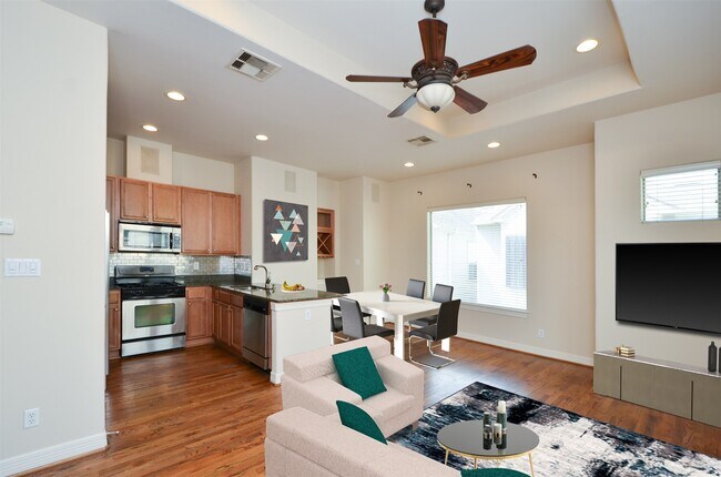 Photo - 3834 Center St Unidad False