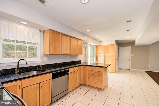 Photo - Beautiful Colonial Home