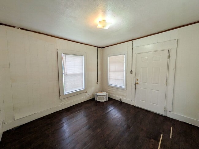 Photo - 810 Peach Ave