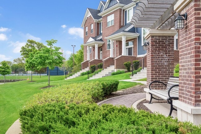 Photo - 450 Bluff Ave