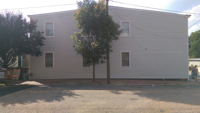 Photo - 2123 E Marshall St Unit 1 downstairs