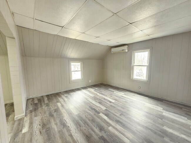 Photo - 618 North St Unit #B