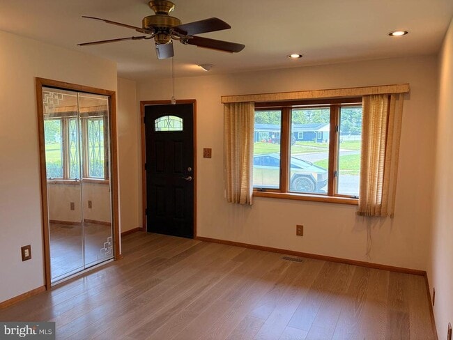 Photo - 31 Fairmount Dr