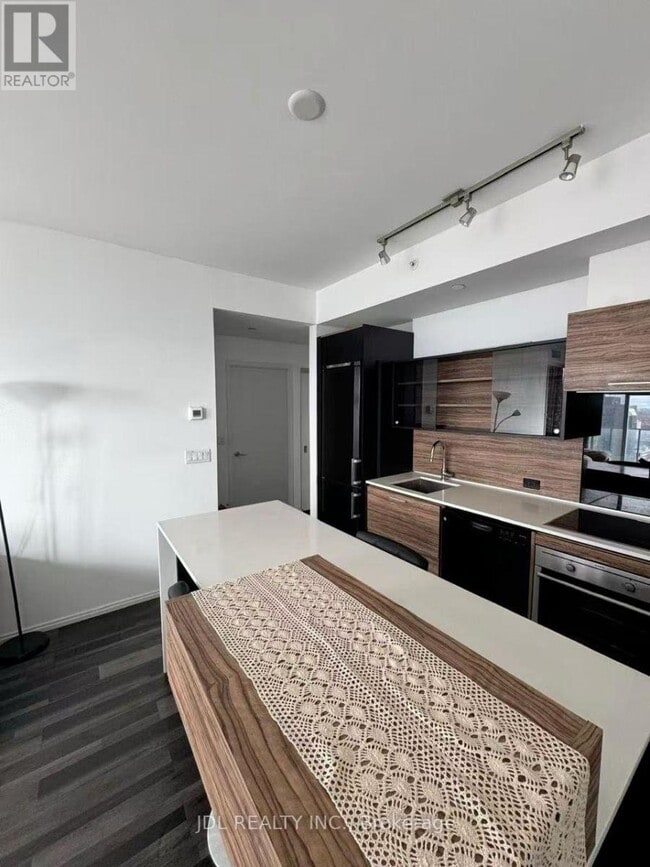 Photo - 75 St Nicholas St Unité 2905