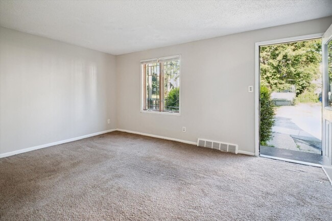 Photo - 1349 W 87th St