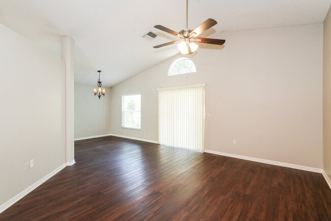 Photo - 1846 Twisting Ln