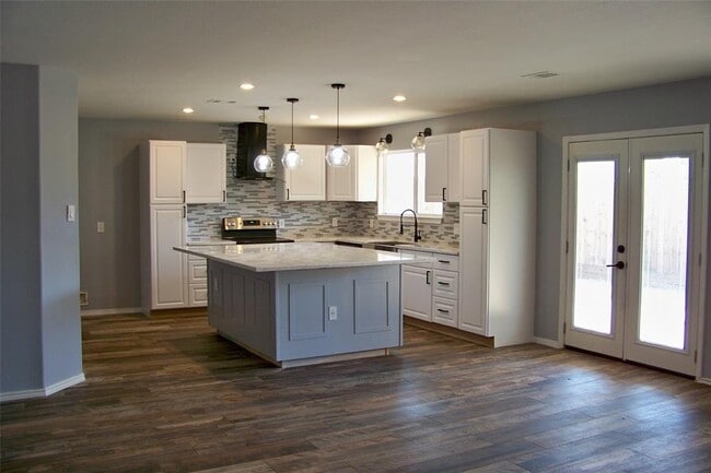 Building Photo - 503 Leaf Cluster Ct E Rental
