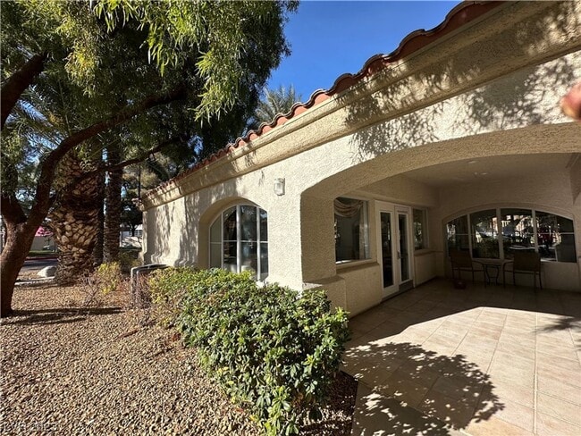 6480 Annie Oakley Dr