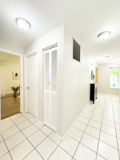 Photo - 450 NE Riverhill Dr