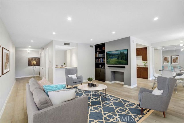 Photo - 4949 Genesta Ave