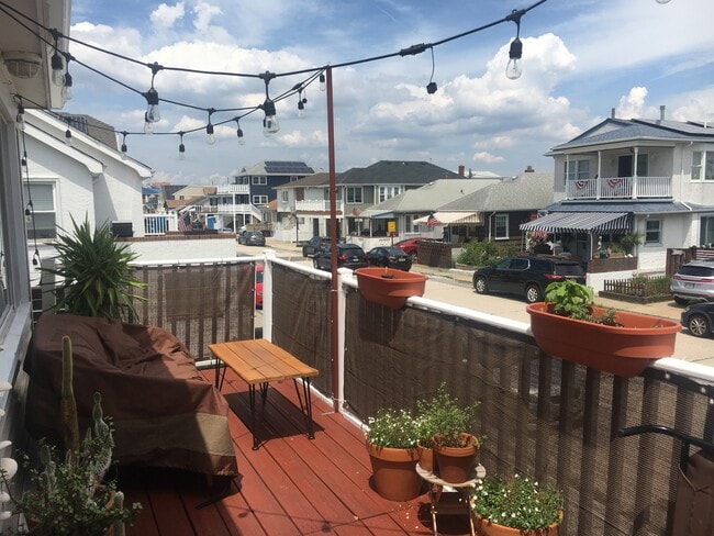 Photo - 61 Indiana Ave Unidad upper