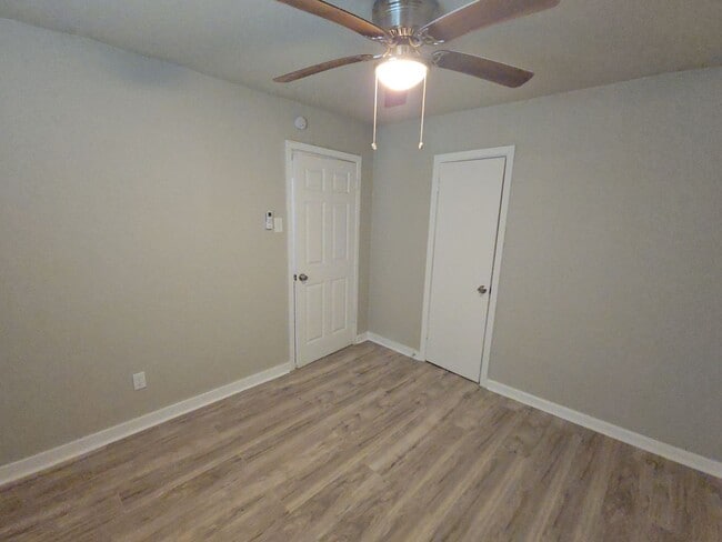 Photo - 3335 Tuam St Unit 4