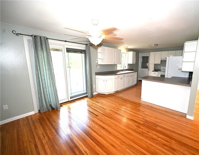 Photo - 1093 Washington St