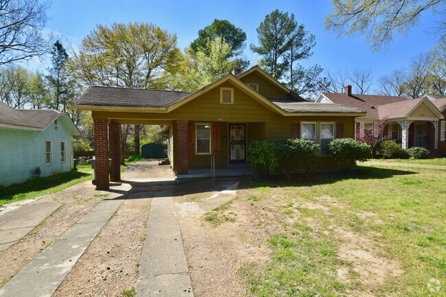Building Photo - 3 bed, 1 bath near UOM Rental