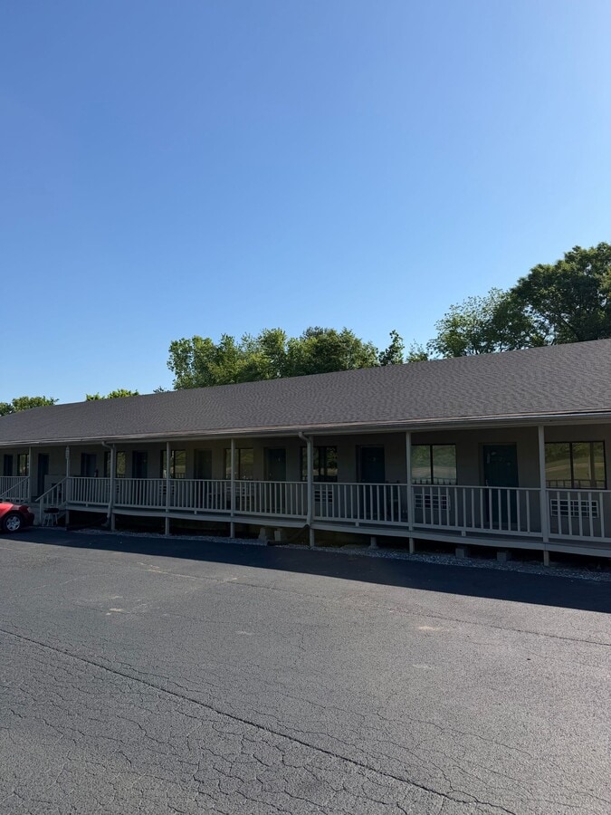 Haygood Flats — Studio Apartment - Haygood Flats — Studio Apartment Unit 18