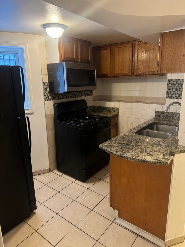 Photo - 1941 N Monticello Ave Unidad G