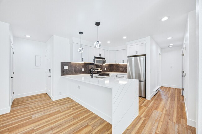 Photo - 34999 U.S. 6-M101