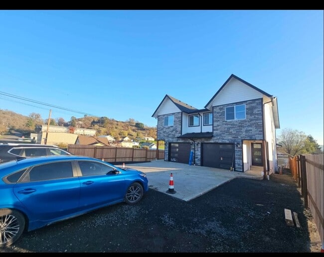 Building Photo - 283 NE West Ave