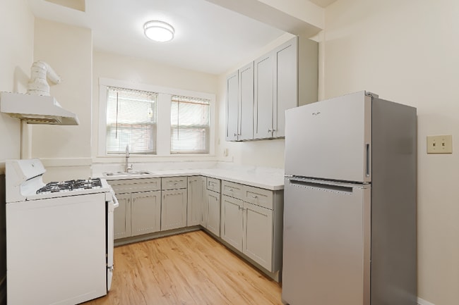 Building Photo - 1732 6th Ave Rental