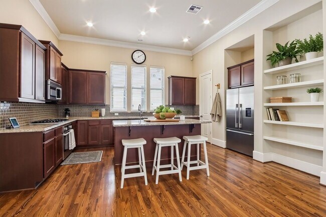 Photo - 2607 Cohn St