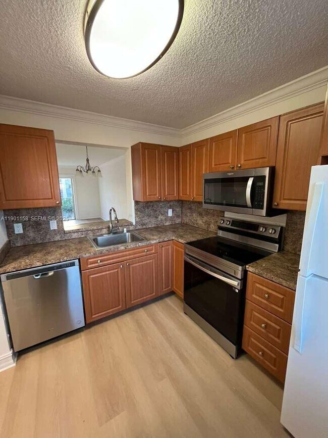Photo - 8740 N Sherman Cir Unit 405