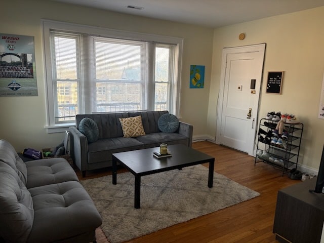 Living Room - 7012 Forsyth Blvd Unit 3W