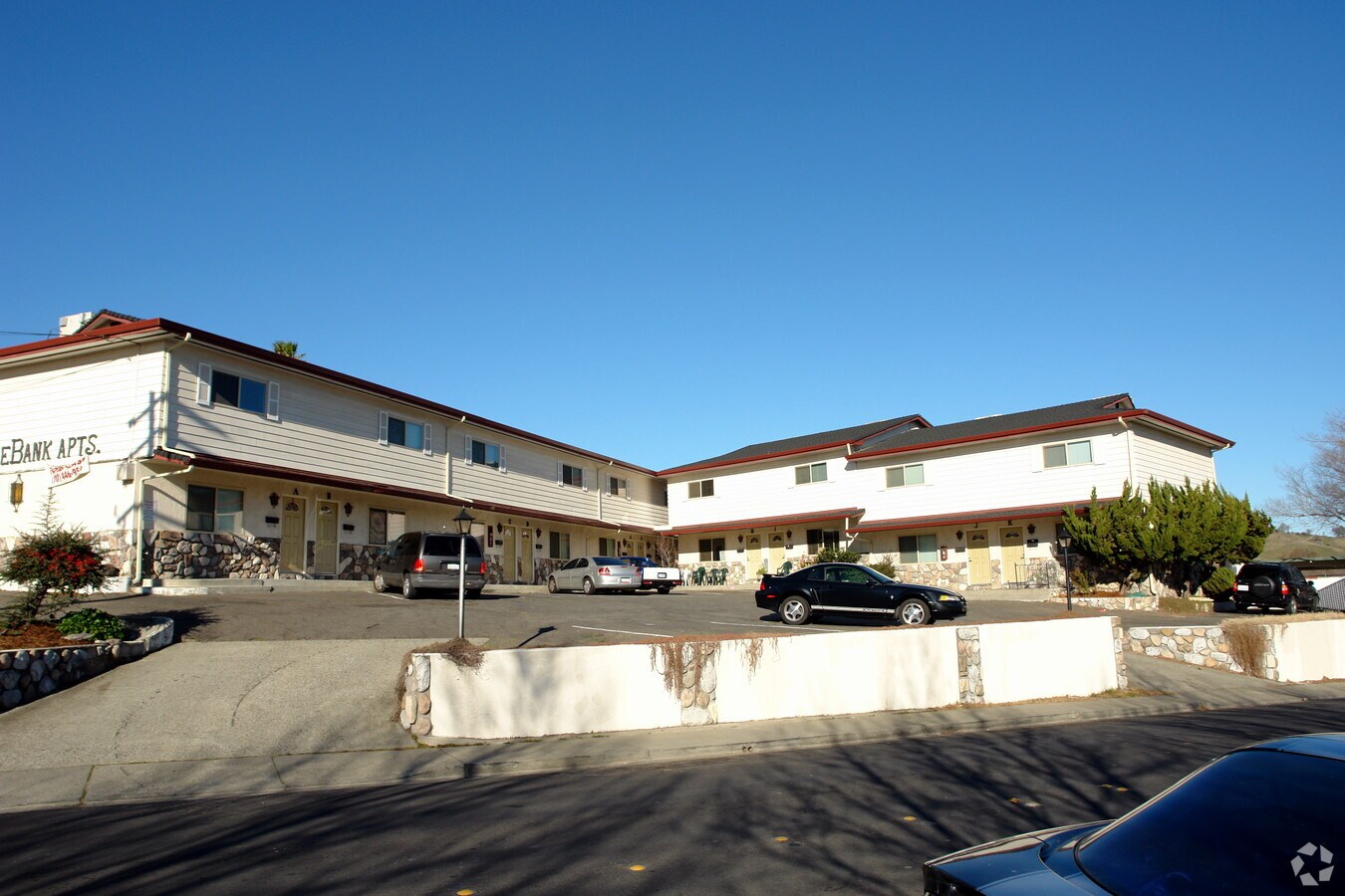 Rose Bank Apartments - Rose Bank Apartments