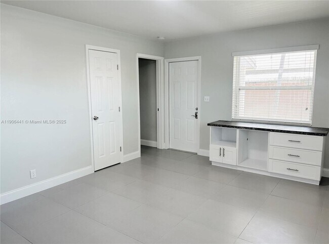 Photo - 1835 Scott St Unit A