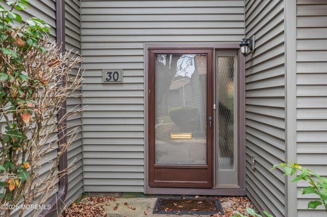 Photo - 30 Berkshire Ct