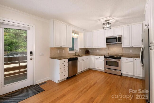 Photo - 187 Pine Vlg Unit 1