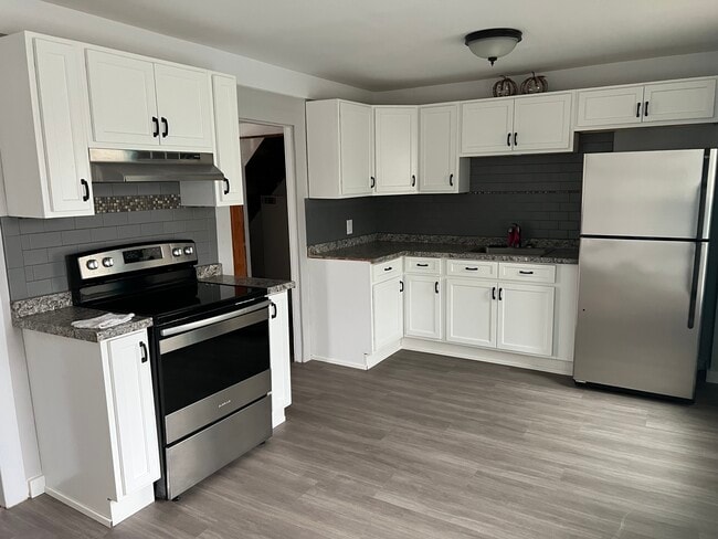 Building Photo - 6 Spring St Unit 6