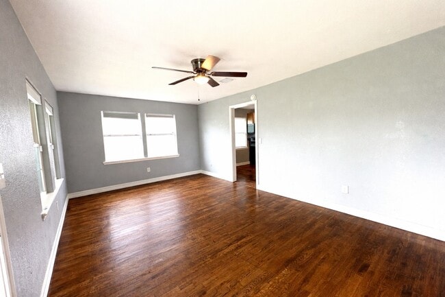 Photo - 406 N Fig St