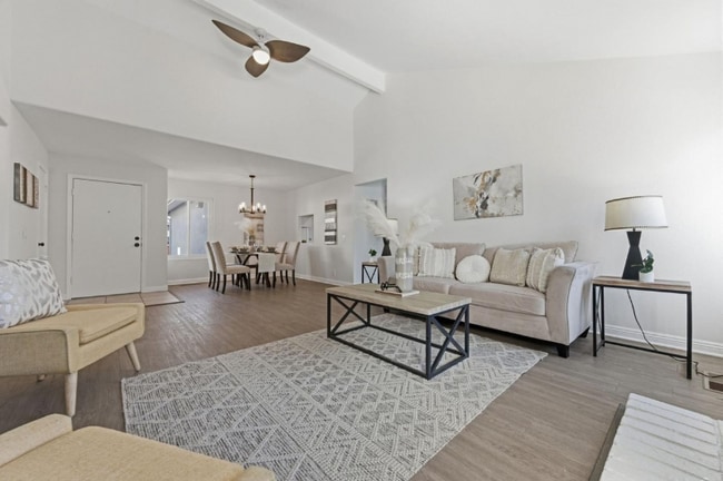 Photo - 73 Grandwell Way