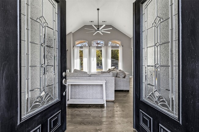 Photo - 11601 King George Ct