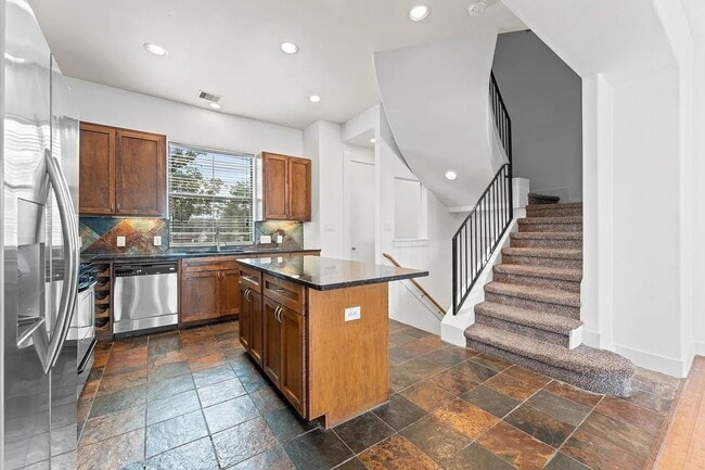 Photo - 2026 Tuam St